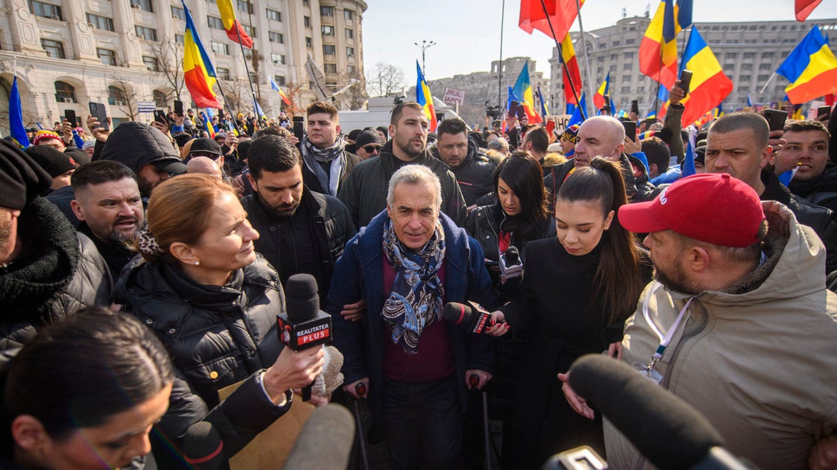 Georgescu gathering of supporters