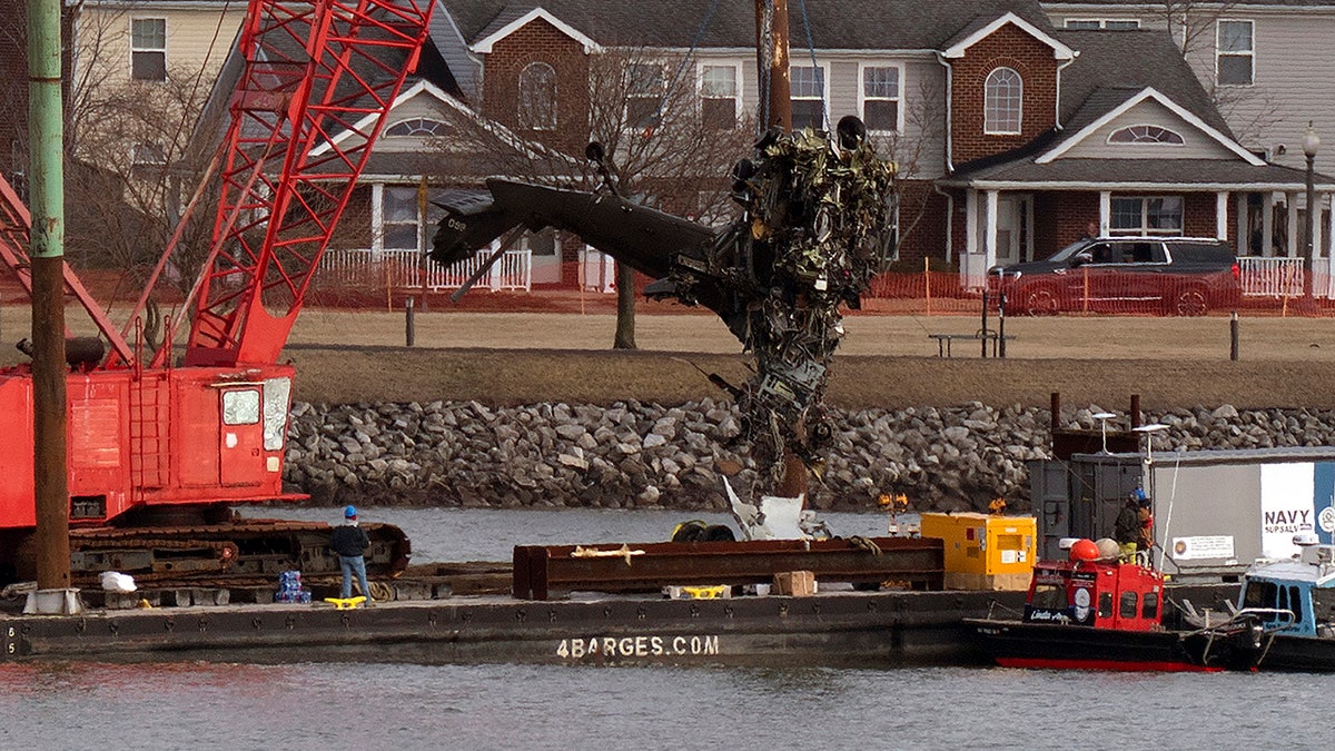 Army Black Hawk helicopter removed from Potomac River