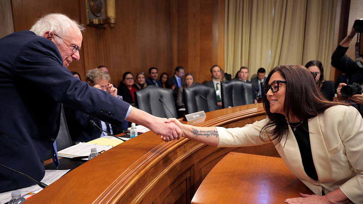 Donald Trump Presidential Chair of Labor Department draft pick Lori Chavez-Deremer before the Senate Health, Education, Labor and Pension Committee in Dixson's Senate Office , salute to rank member Senator Bernie Sanders (I-VT). Construction on Capitol Hill in Washington, DC on February 19, 2025