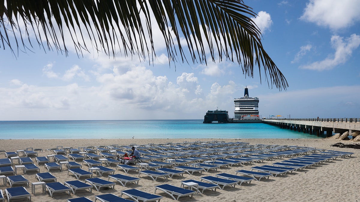 Pemandangan pantai di Bimini, Bahama