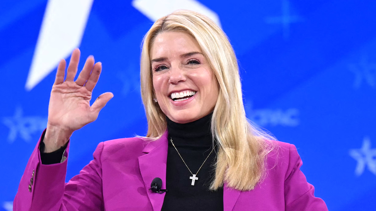 CPAC中的Pam Bondi