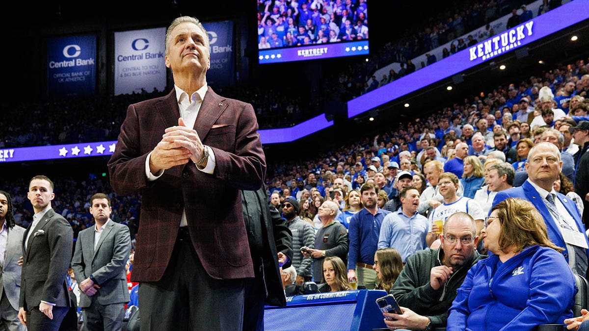 John Calipari on sideline