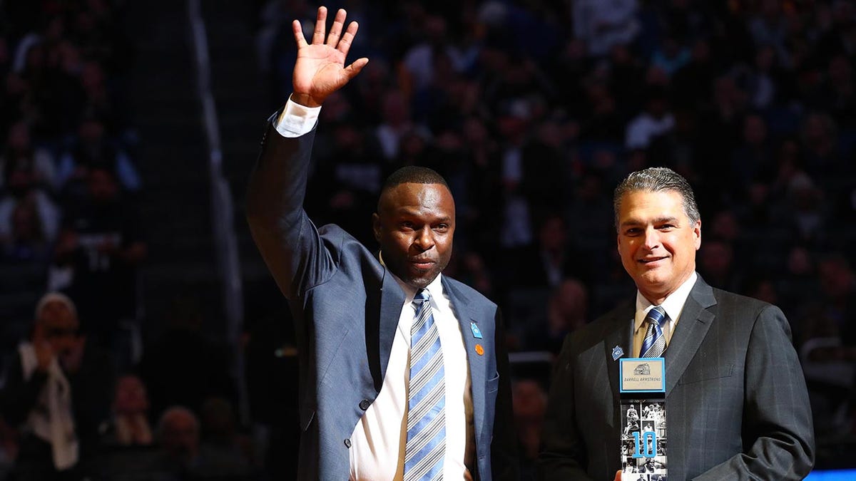 Darrell Armstrong waves to crowd