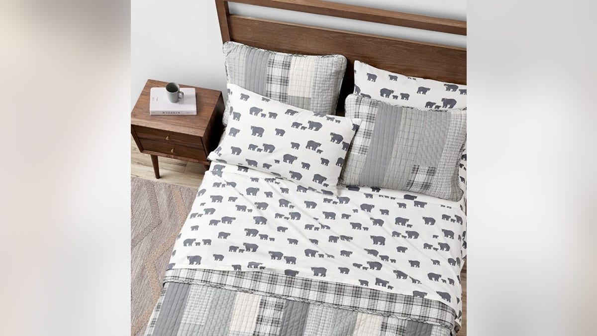 Stay warm with a pair of flannel sheets.?