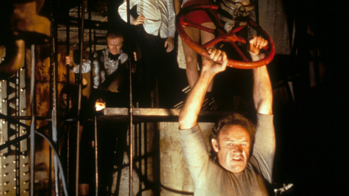 Gene Hackman aparece en una escena cinematográfica clásica de la aventura de Poseidon antes de su muerte en 2025