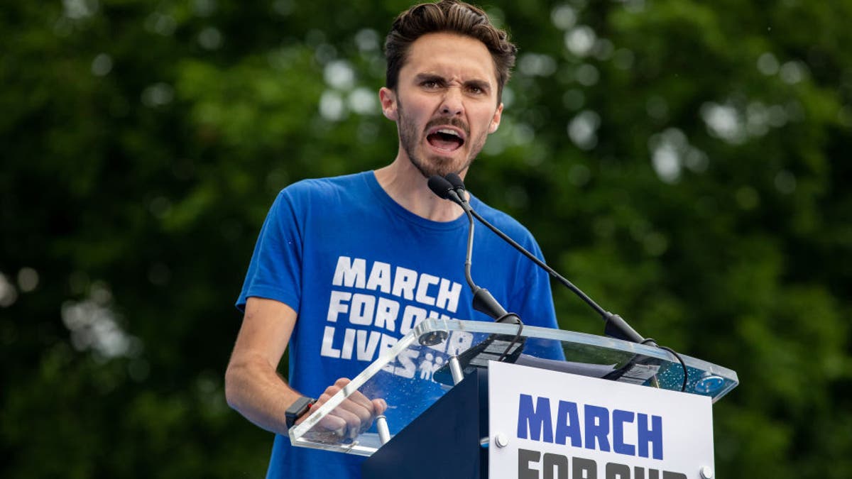 David Hogg, ativista David Hog, uma manifestação de vidas pegalizadas em Washington DC, falou no National Mall, em Washington, em 7 de junho de 2012 em nossa vida contra a violência armada. 