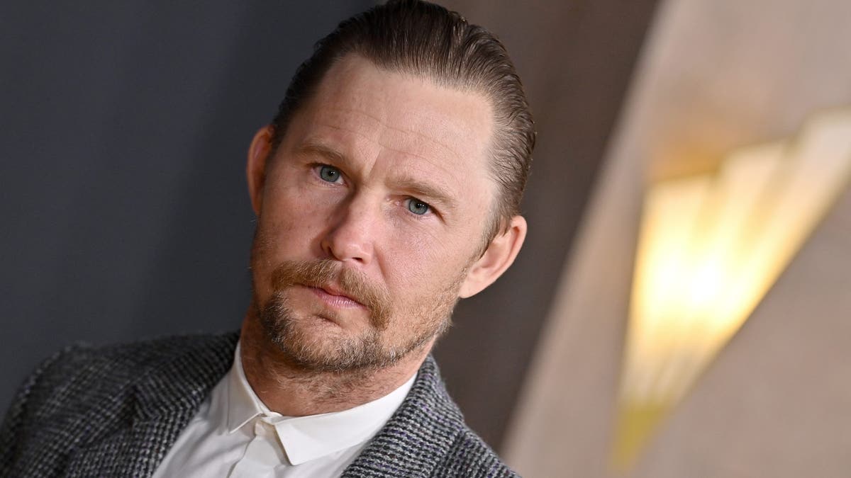 Brian Geraghty poses on a red carpet