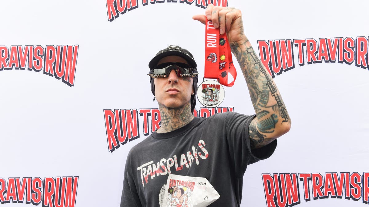 travis barker at run travis run event