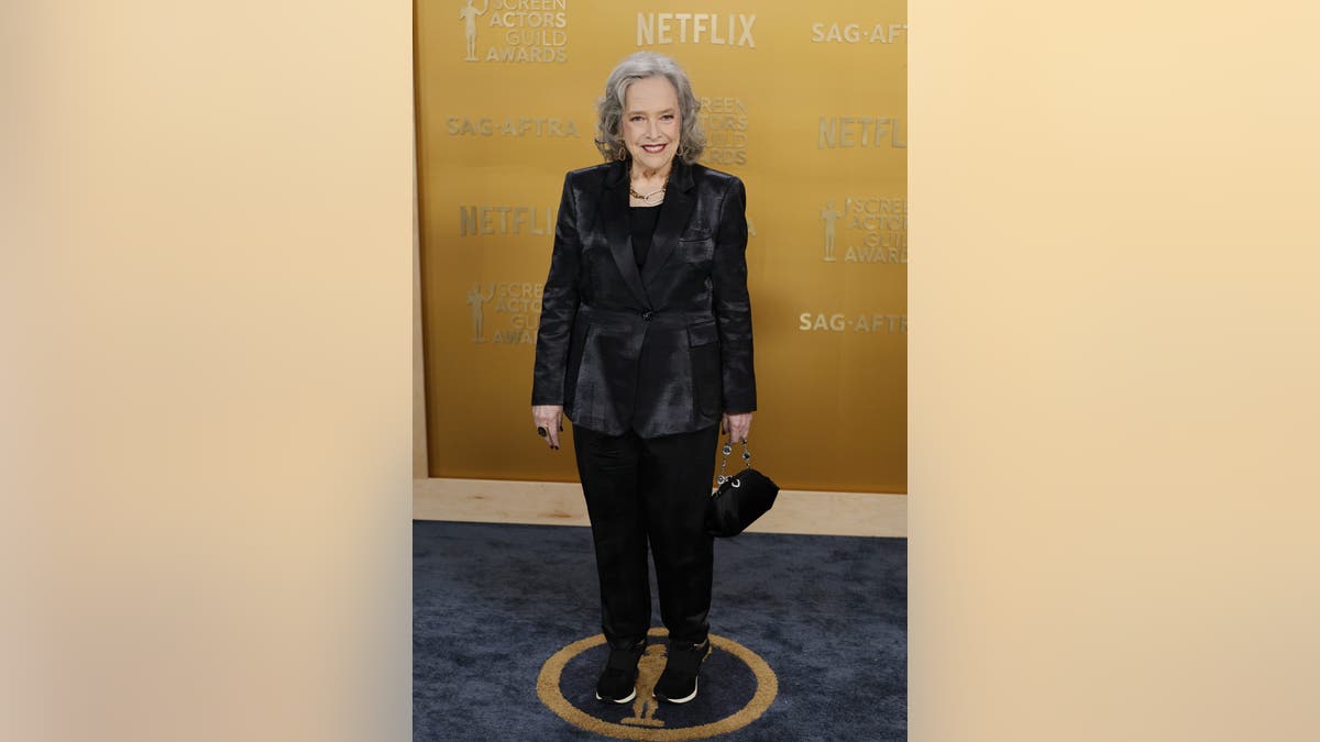 kathy bates at 2025 SAG Awards