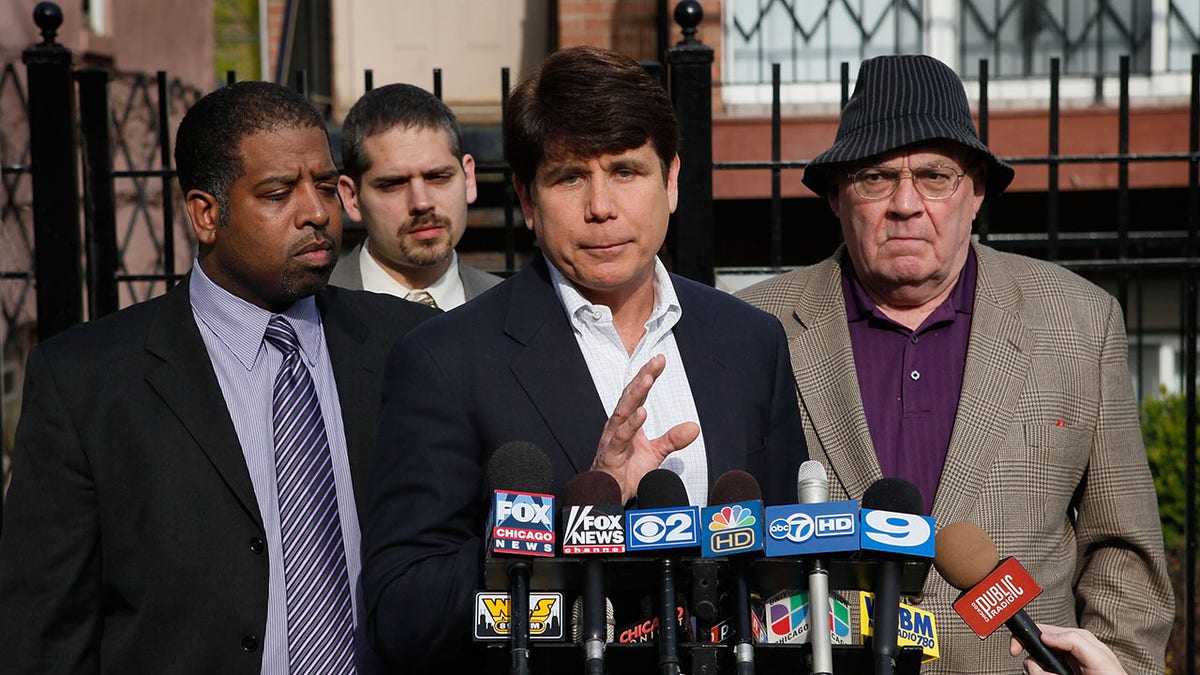 Blagojevich at press conference while awaiting trial