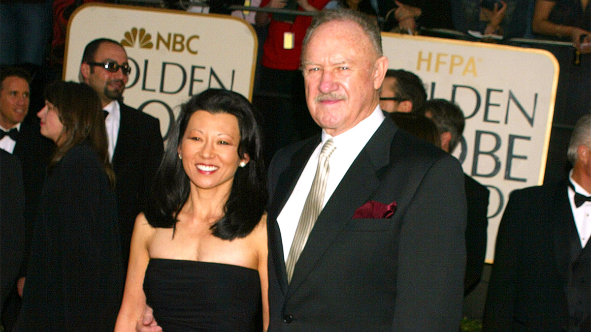 Jane Hackman and his wife at the 60th Golden Globe Awards.