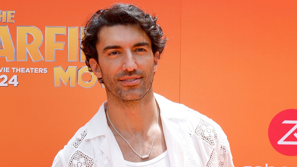 Justin Baldoni menghadiri pemutaran perdana dunia Columbia Pictures "Film Garfield"