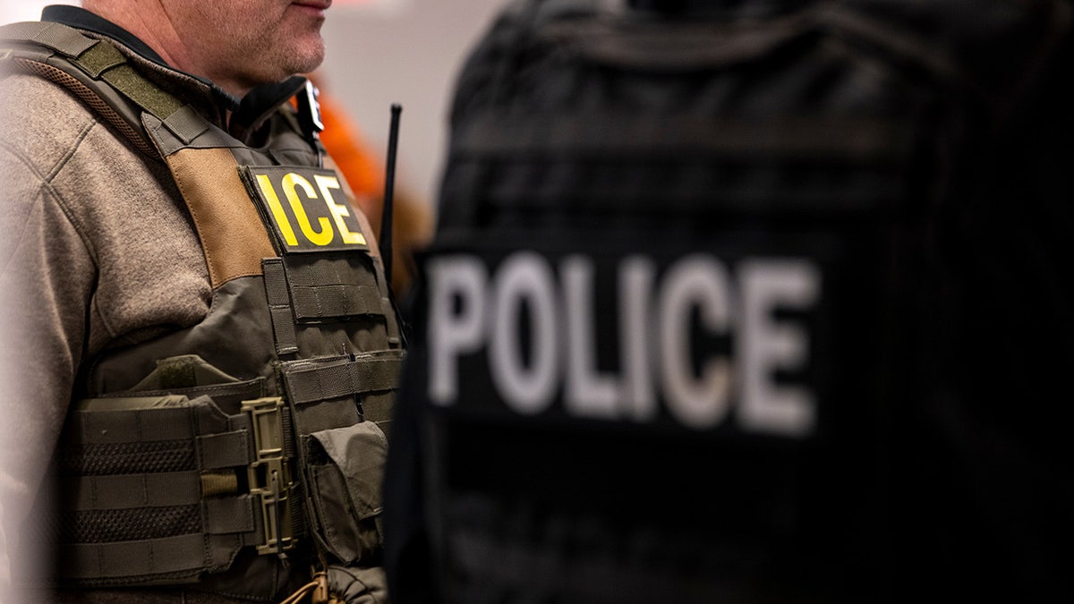 US Immigration and Customs Execution (Ice) agents, along with other federal law enforcement agencies, participate in a meeting of pre-protection bodies