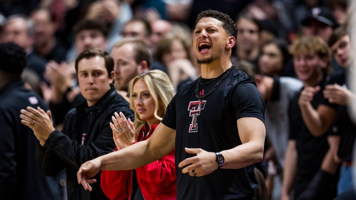 Patrick Mahomes’ barber reveals story behind star quarterback’s viral haircut