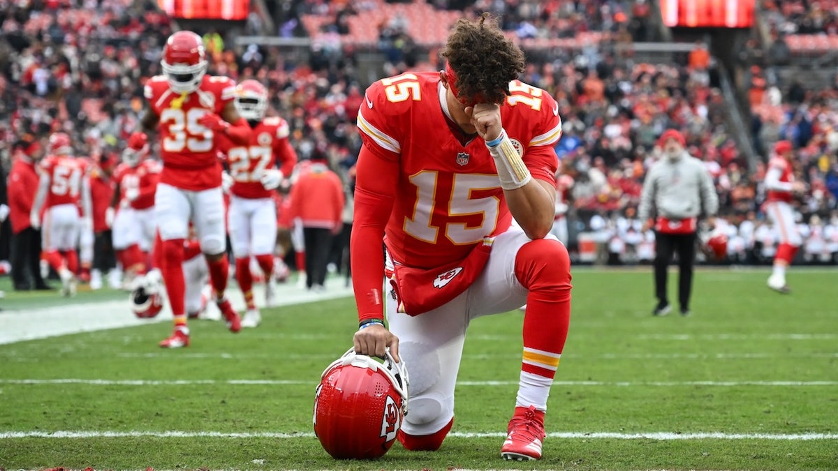 Mahomes pray