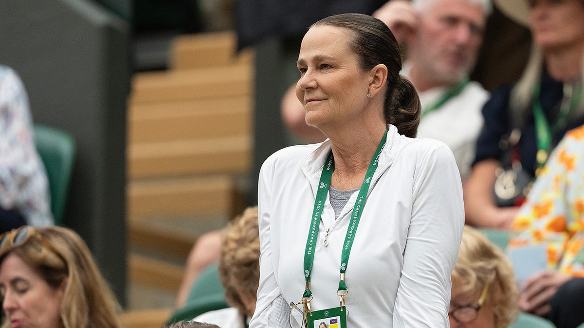 Pam Shriver looks on