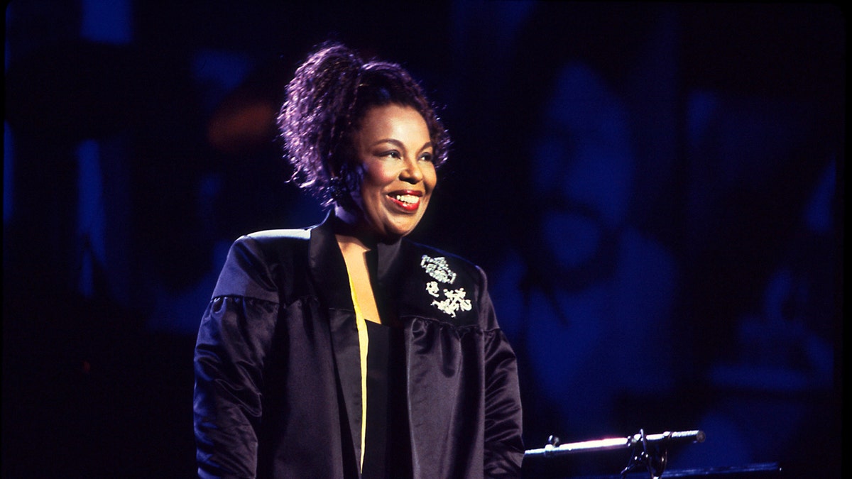 Roberta Flack on stage