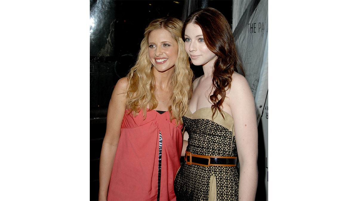 Sarah Michelle Gellar and Michelle Trachtenberg