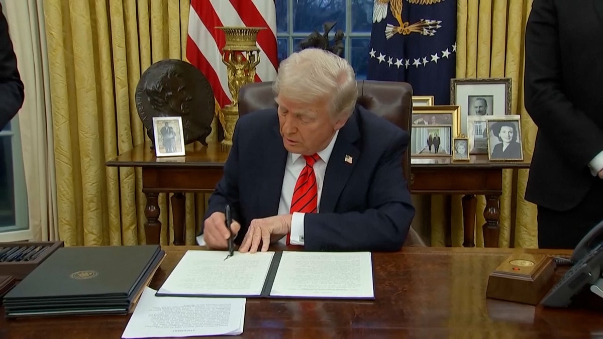 Trump signs executive order