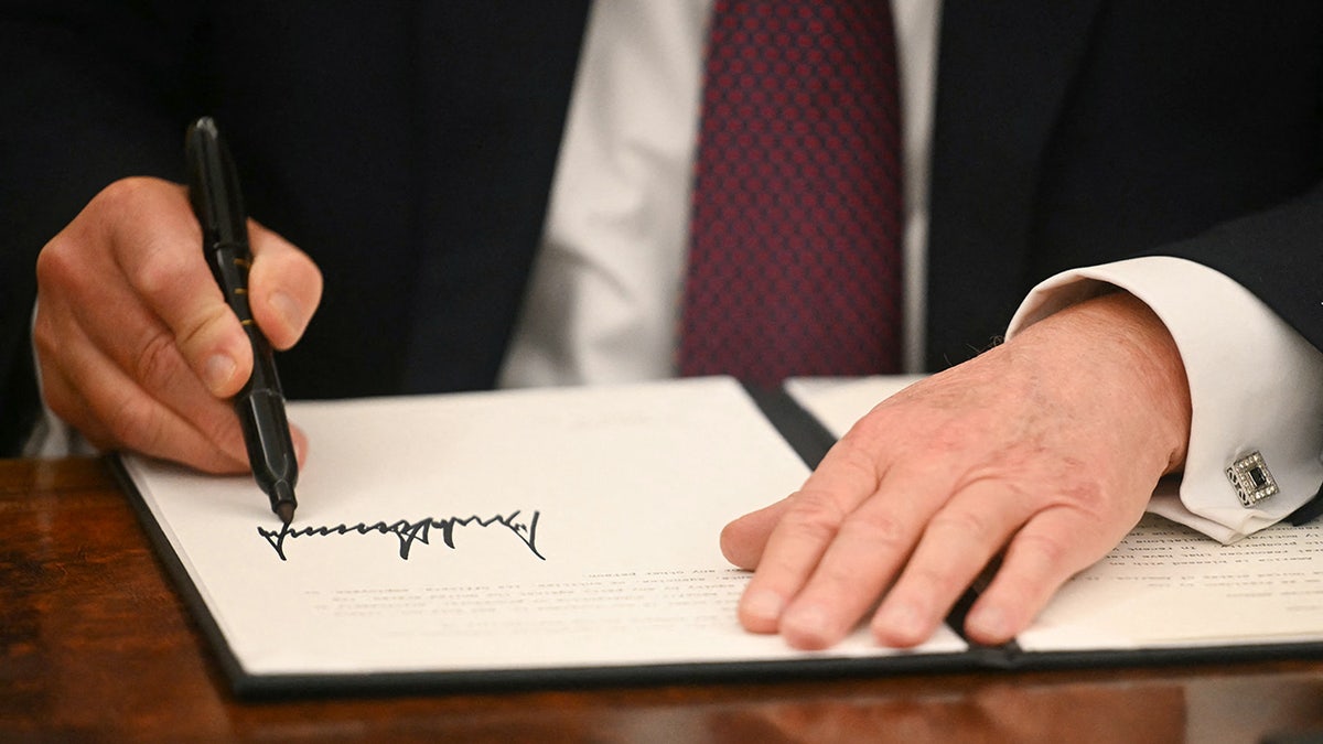 Trump signs executive order