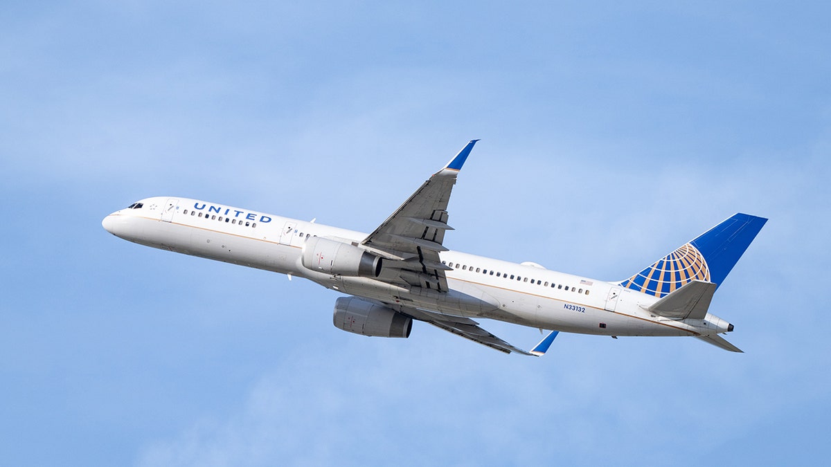 United Airlines Boeing 757