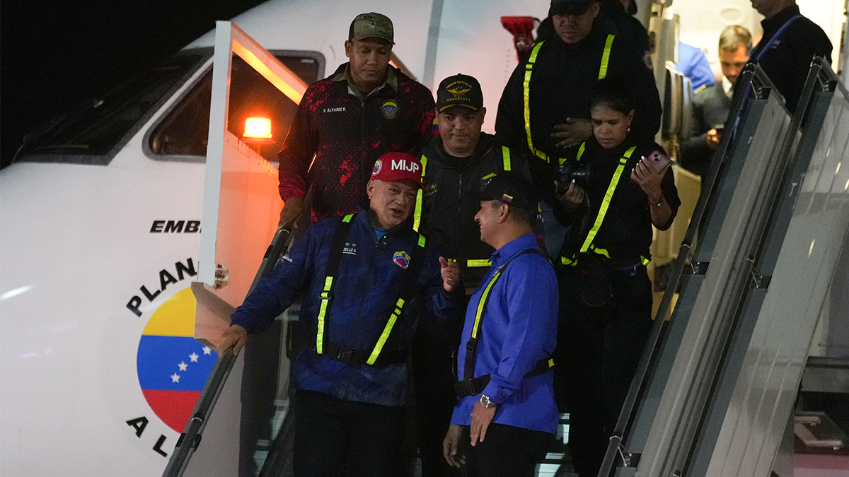 Venezuelan Minister Diosdado Cabollollo travels on a plane that distributed immigrants from the United States