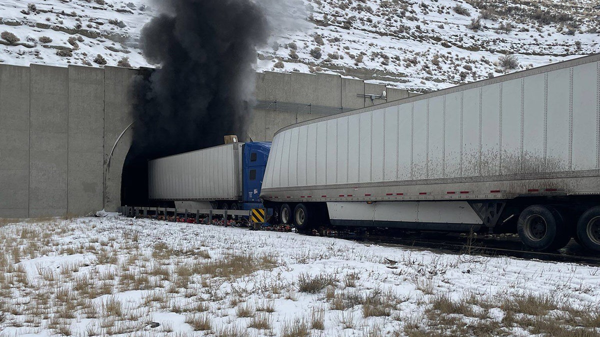 Kecelakaan di I-80 melalui Wyoming barat daya