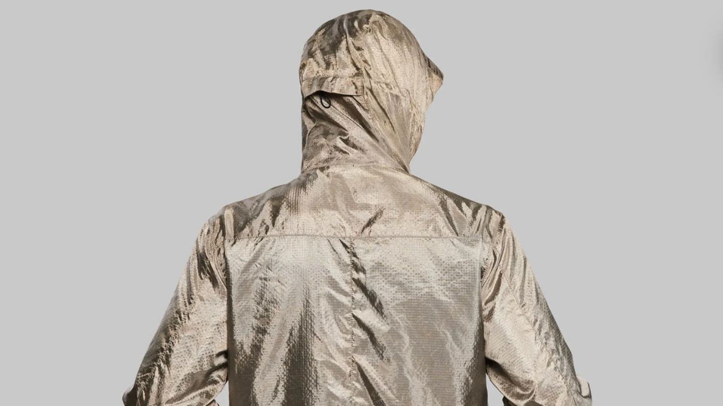 5 stealth track suit shields you from infrared cameras and electromagnetic signals