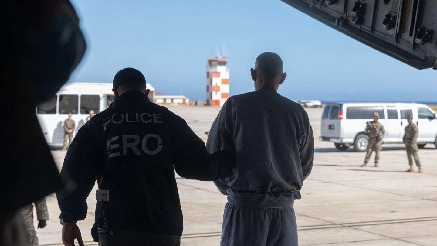 guantanamo gitmo migrants4