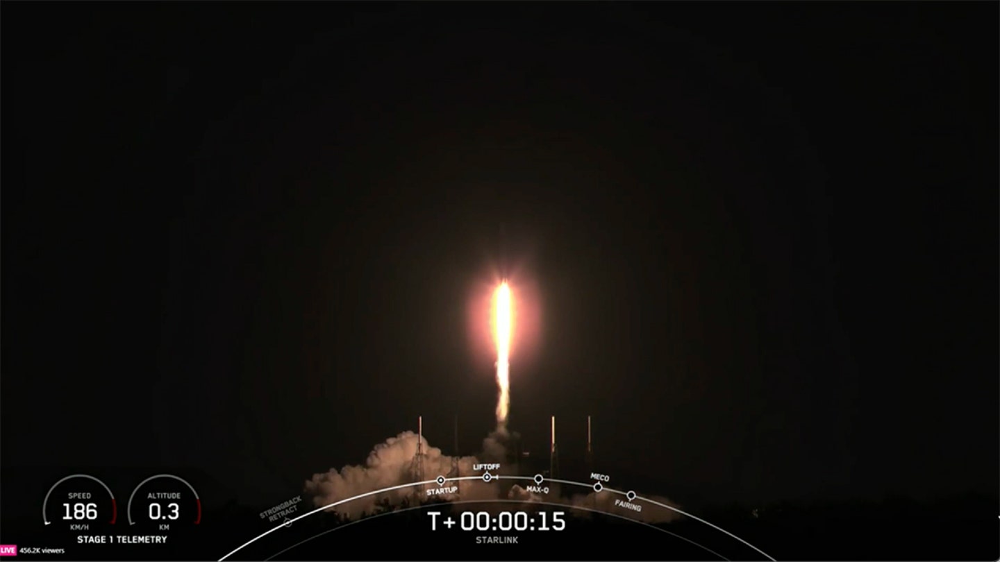 spacex lands a falcon 9 rocket 2