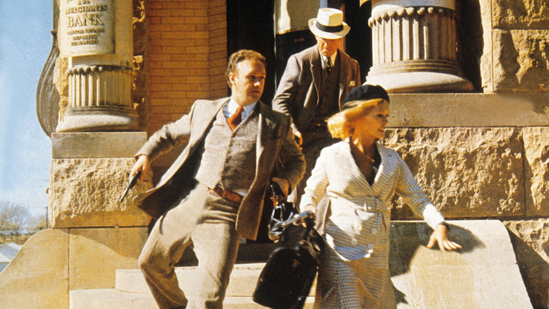 Gene Hackman appears in a classic film scene from Bonnie and Clyde before his death in 2025