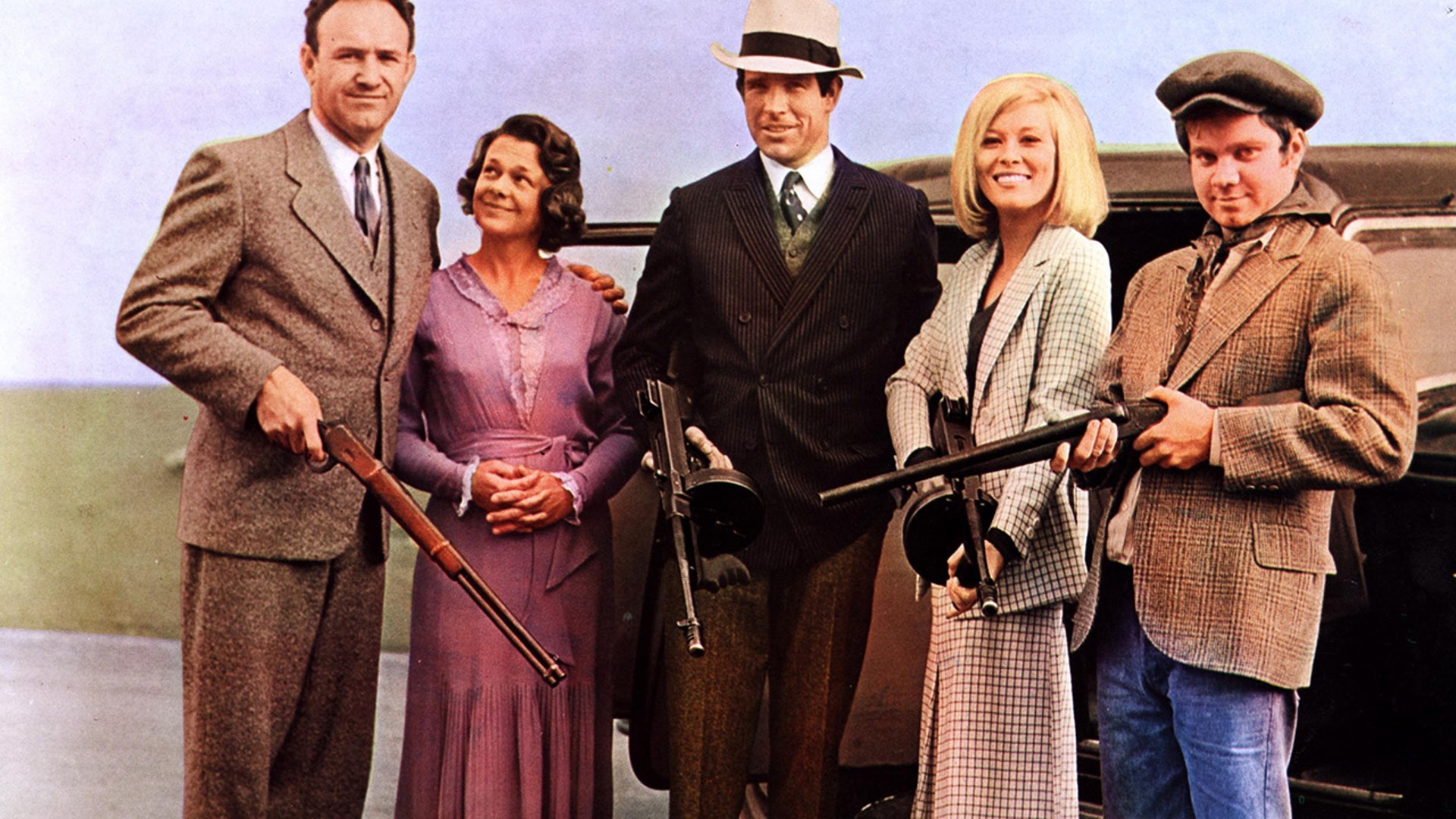 Gene Hackman appears in a classic film scene from Bonnie and Clyde before his death in 2025