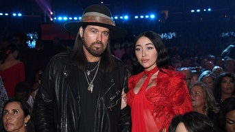 Billy Ray Cyrus’ daughter Noah posts praise for dad's new music after brother hinted at family rift - Fox News