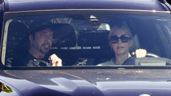 Dave Grohl, wife spotted together for first time since he admitted to fathering child outside marriage - Fox News