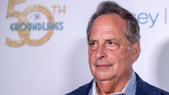 Jon Lovitz says Trump will keep Israel safe, ‘going to be hell to pay' if hostages aren't returned