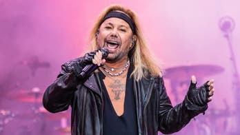 Vince Neil delays M?tley Crüe's Las Vegas residency due to 'required medical procedure'