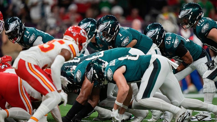 Trump endorses the Eagles' signature 'Tush Push' play