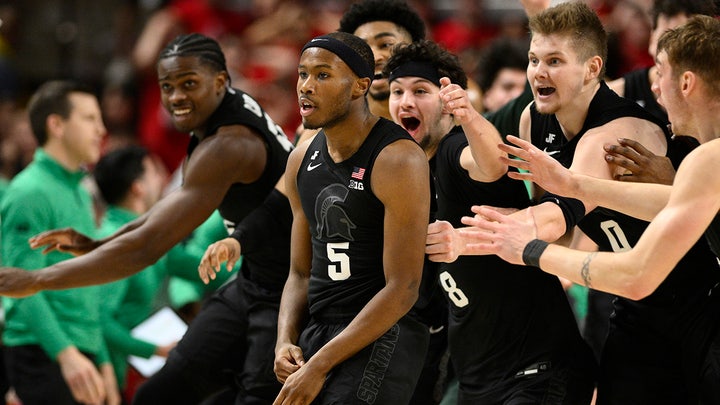 Michigan State's Tre Holloman makes INCREDIBLE HALF-COURT BUZZER-BEATER to defeat Maryland