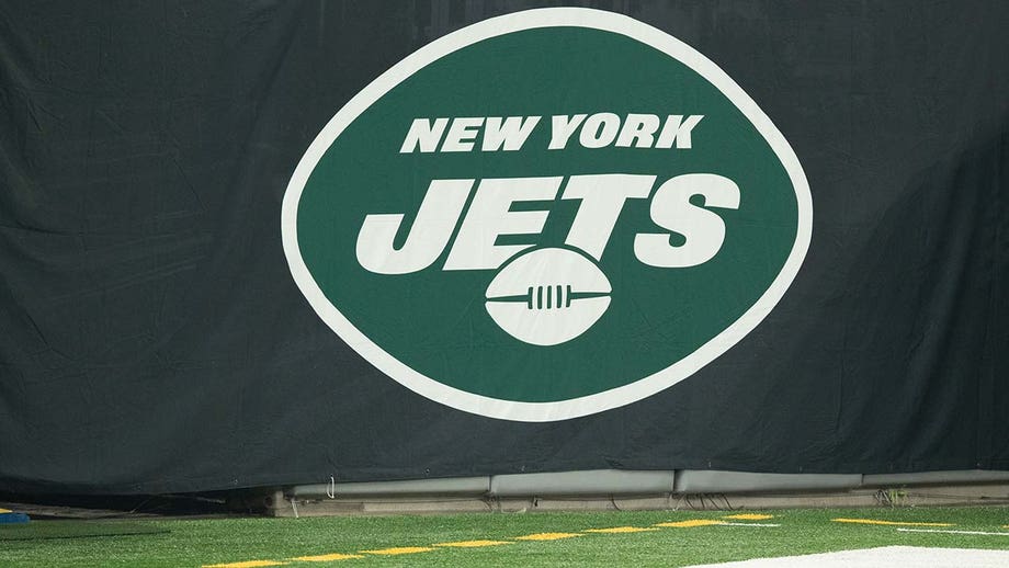 New York Jets player robbed at gunpoint in New Jersey after being 'targeted and followed' by suspects: report