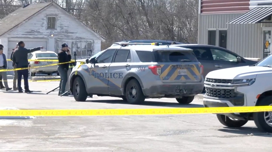 3 killed in shooting outside Louisville driver's license office