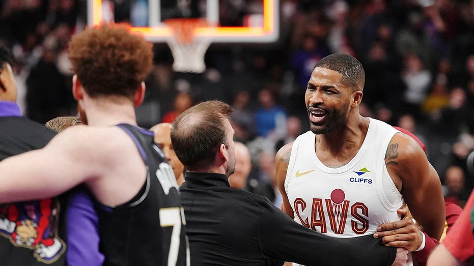 Cavs' Tristan Thompson sparks skirmish over last-second slam dunk vs Raptors