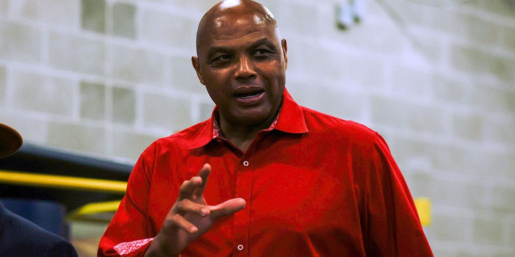 Charles Barkley maps out path for Johni Broome to become 'greatest player in Auburn basketball history'