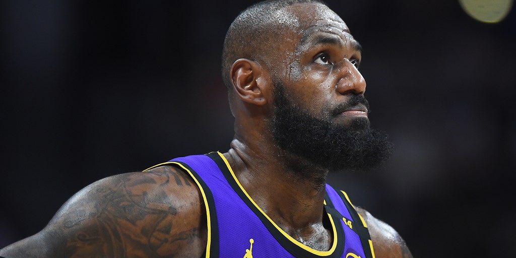 Lakers' LeBron James explains why he sides with players who don’t want to  be ‘face of’ NBA