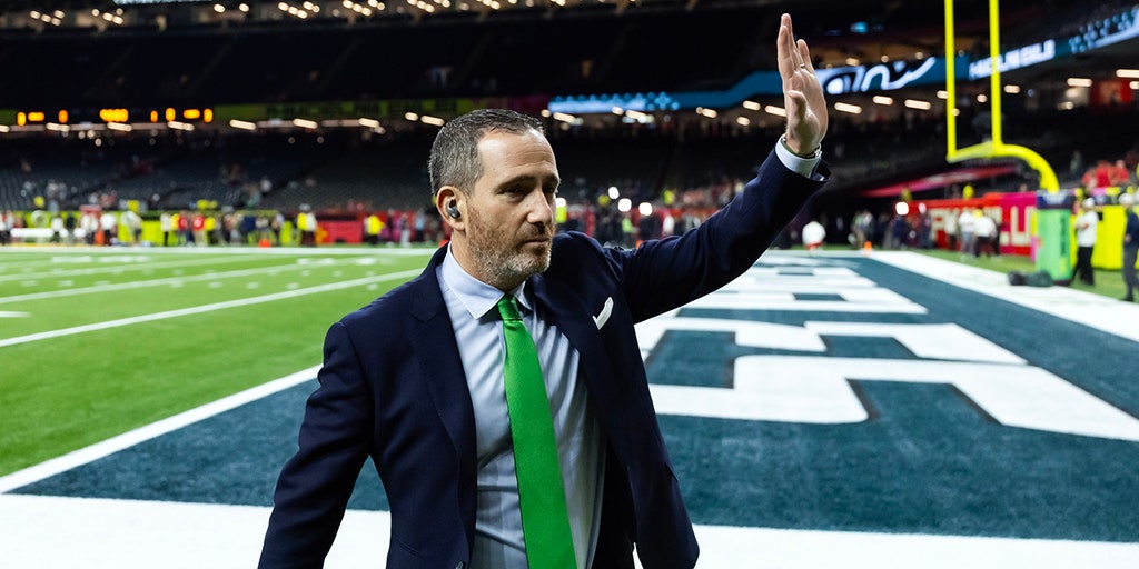 Eagles' wheeler-dealer Howie Roseman adds pass rusher Jonathan Greenard in  trade with Vikings