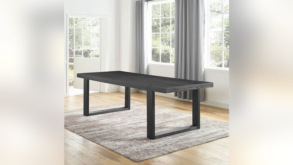 A table that goes well in any dining room.