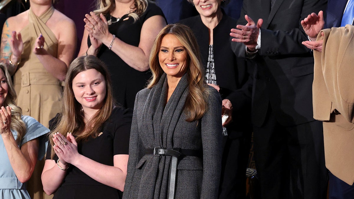 Η πρώτη κυρία της αμερικανικής Melania Trump αντιδρά την ημέρα του προέδρου των ΗΠΑ Donald Trump για την κοινή συνεδρίαση του Κογκρέσου, στη Βουλή των Αντιπροσώπων των ΗΠΑ Capitol στην Ουάσινγκτον, στην Επαρχία της Κολομβίας, στις 4 Μαρτίου 2025. Reuters/Evelyn Hokstein.