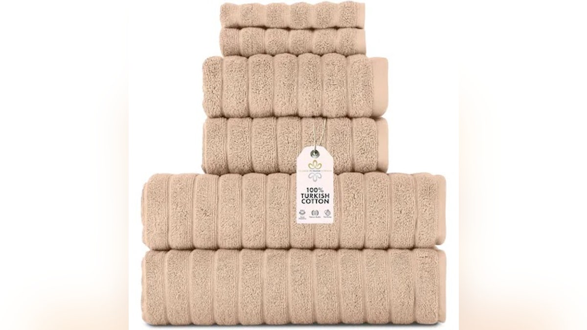 Brampton’s Turkish cotton towels are crafted from long-staple cotton fibers, offering a unique combination of softness and quick-drying properties at an affordable price.