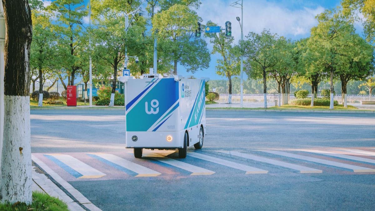 delivery robot 4