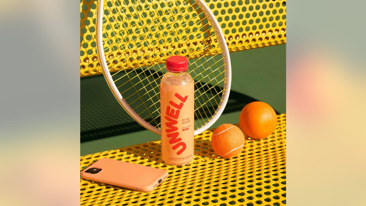 Get the wonderful flavor of orange paired with the floral flavor of hibiscus. 