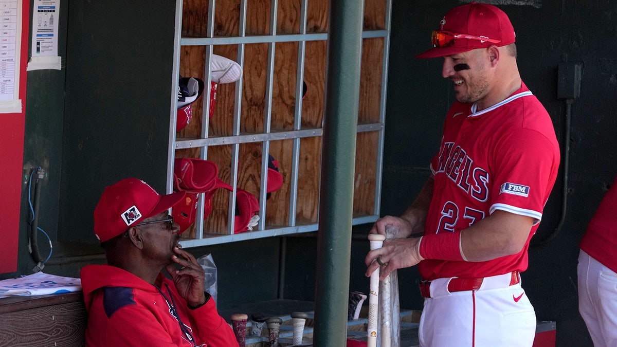 Ron Washington and Mike Trout